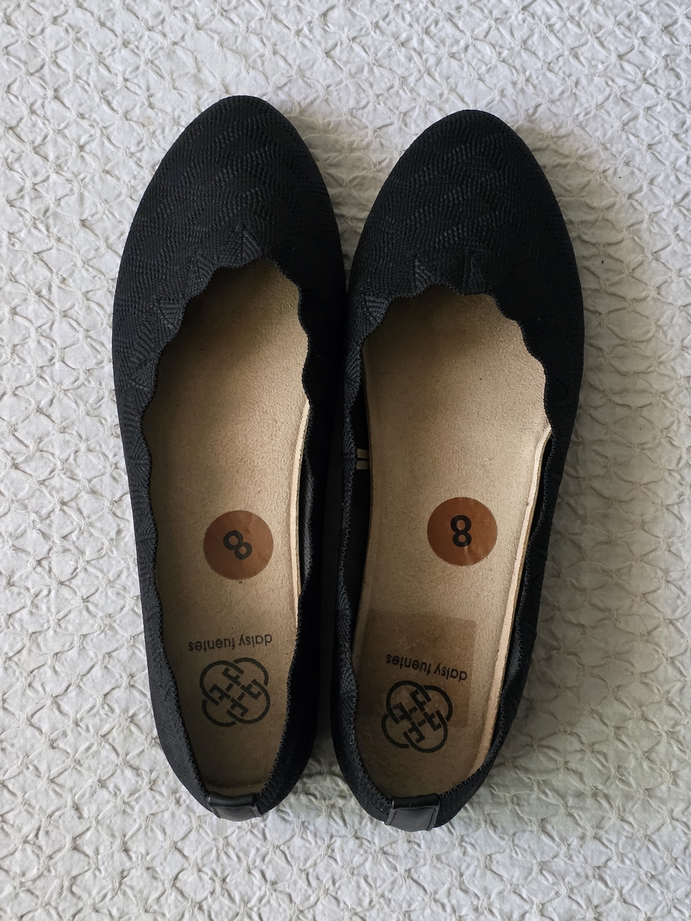 Daisy Fuentes Black Scalloped Knit Ballet Flats - Size 8